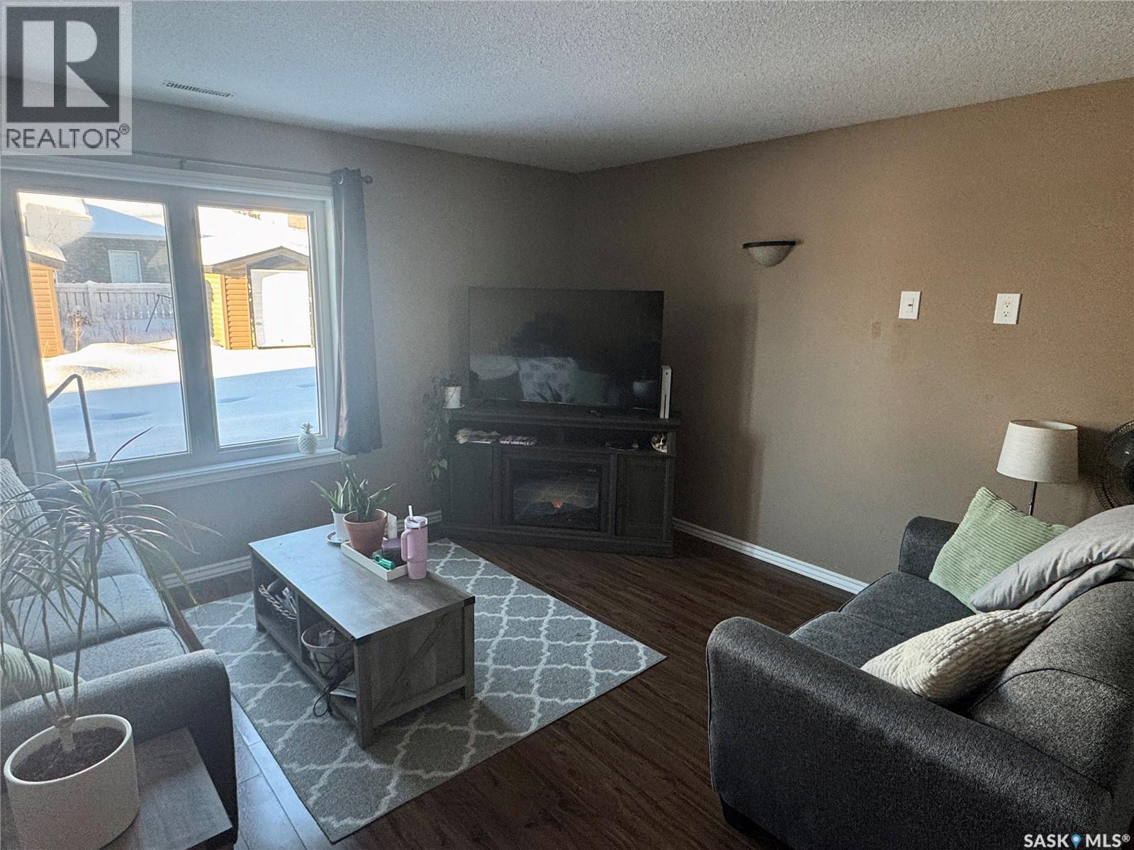 3 1360 Studer Street, La Ronge, SK - Indoor Photo Showing Living Room