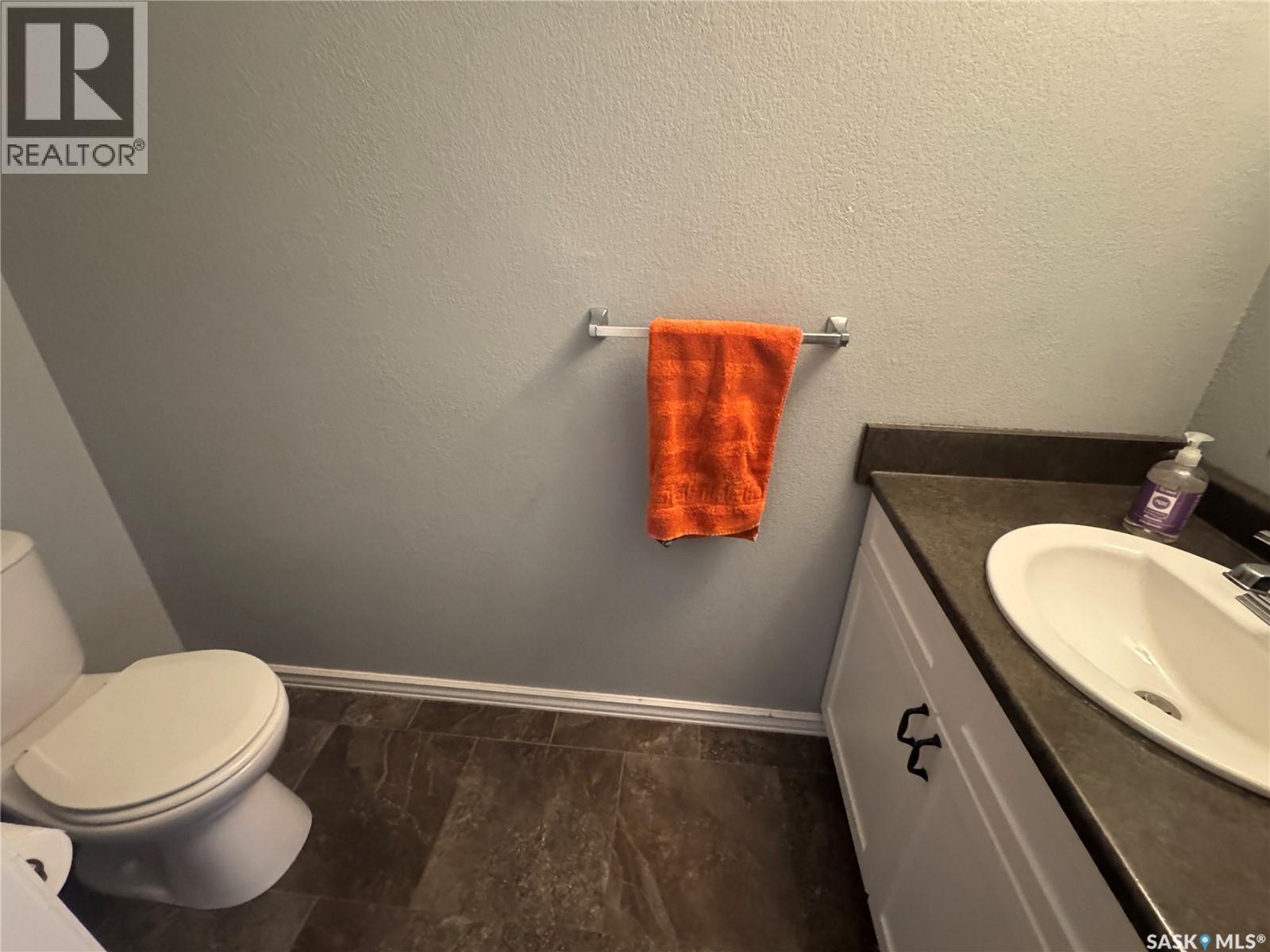 2 356 Studer Street, La Ronge, SK - Indoor Photo Showing Bathroom