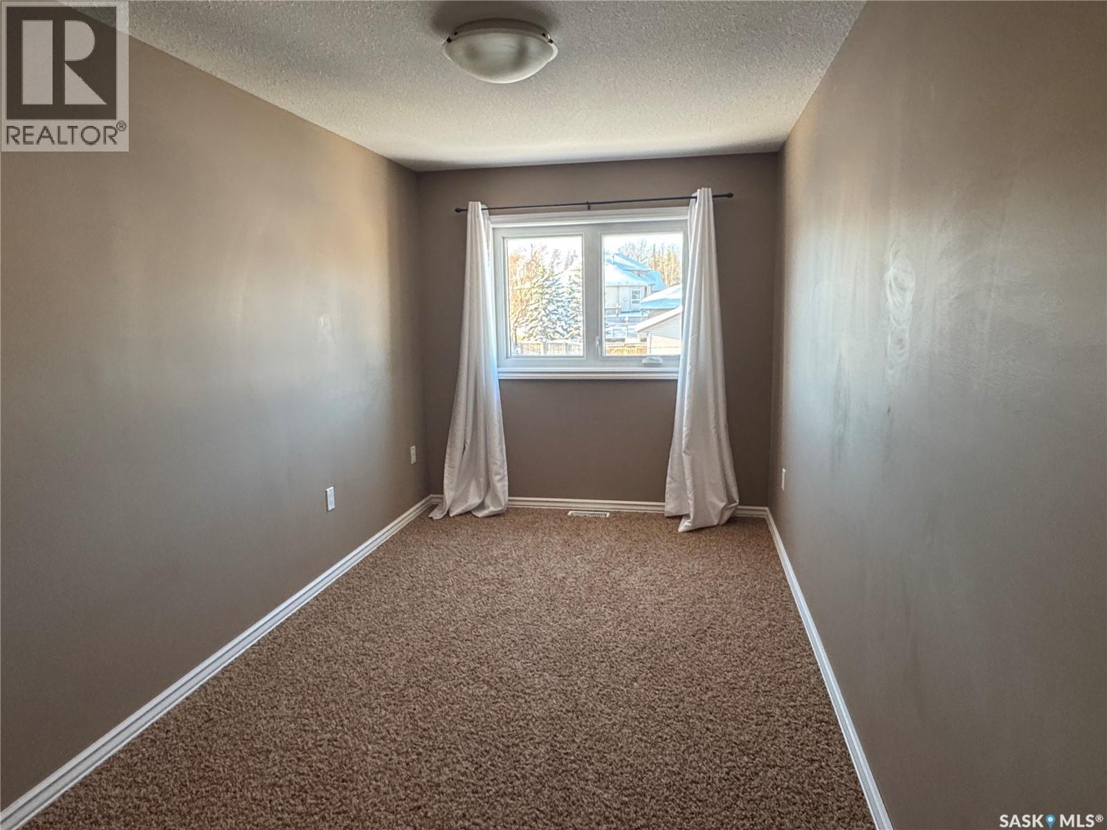 2 356 Studer Street, La Ronge, SK - Indoor