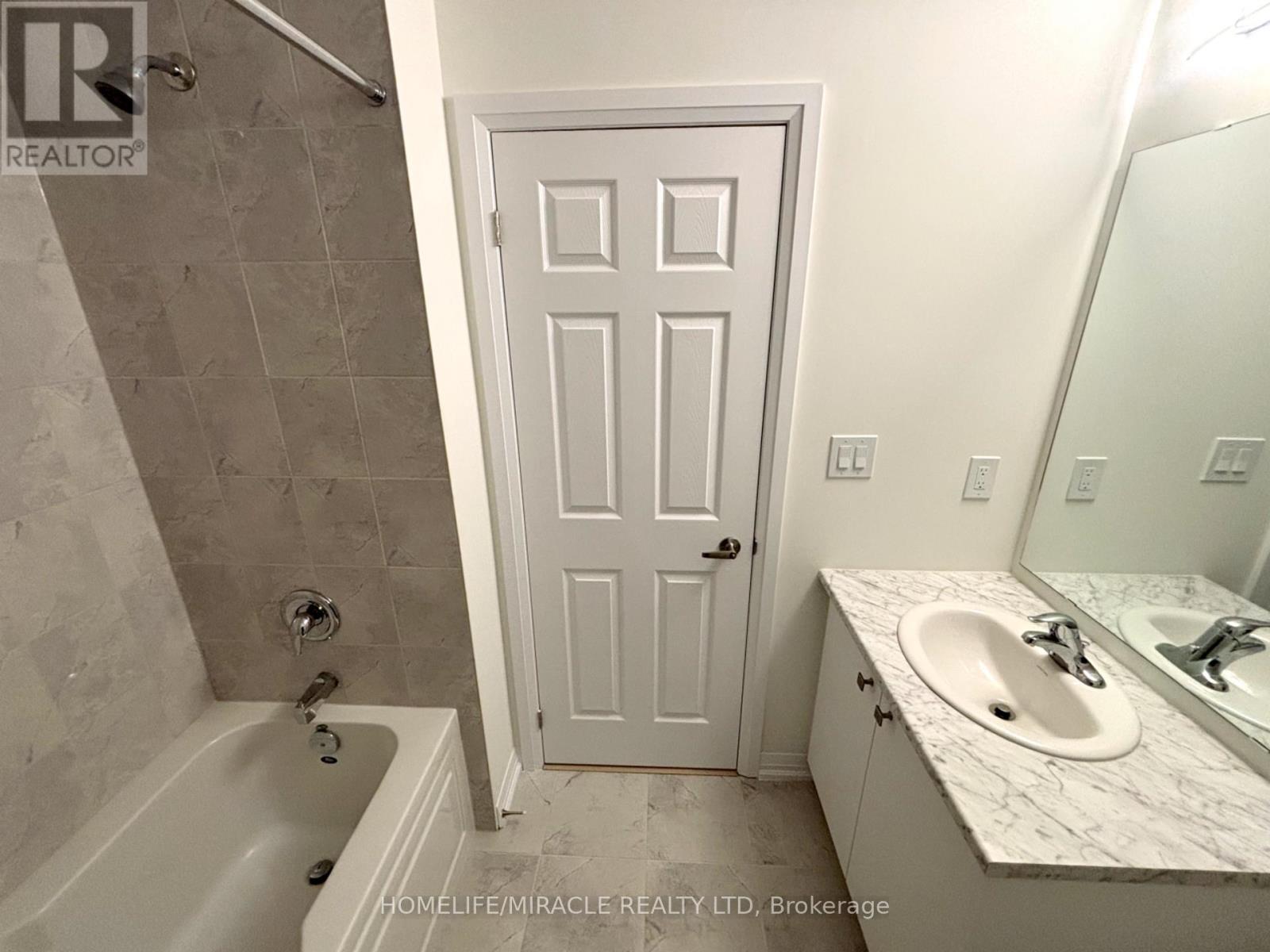 93 Marche Drive, Haldimand, ON - Indoor Photo Showing Bathroom