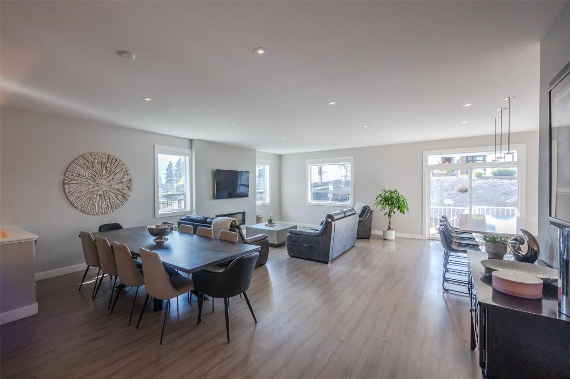 2749 Evergreen Drive, Penticton, BC - Indoor