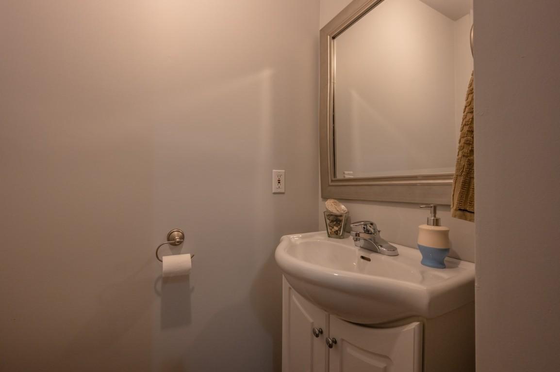 43-2250 Baskin Street, Penticton, BC - Indoor Photo Showing Bathroom