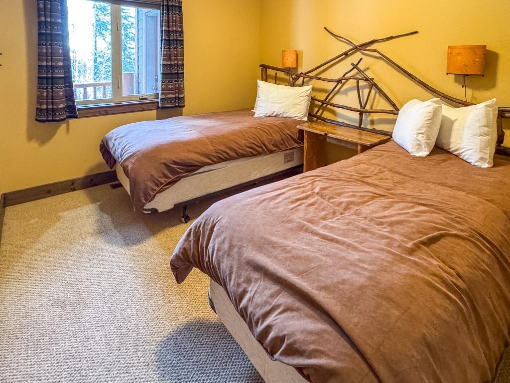 G4-B-1351 Gerry Sorensen Way, Kimberley, BC - Indoor Photo Showing Bedroom