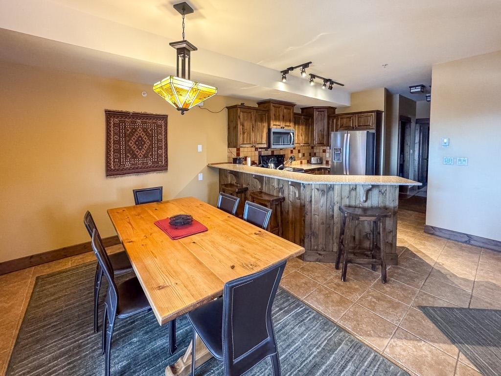 G4-B-1351 Gerry Sorensen Way, Kimberley, BC - Indoor Photo Showing Dining Room