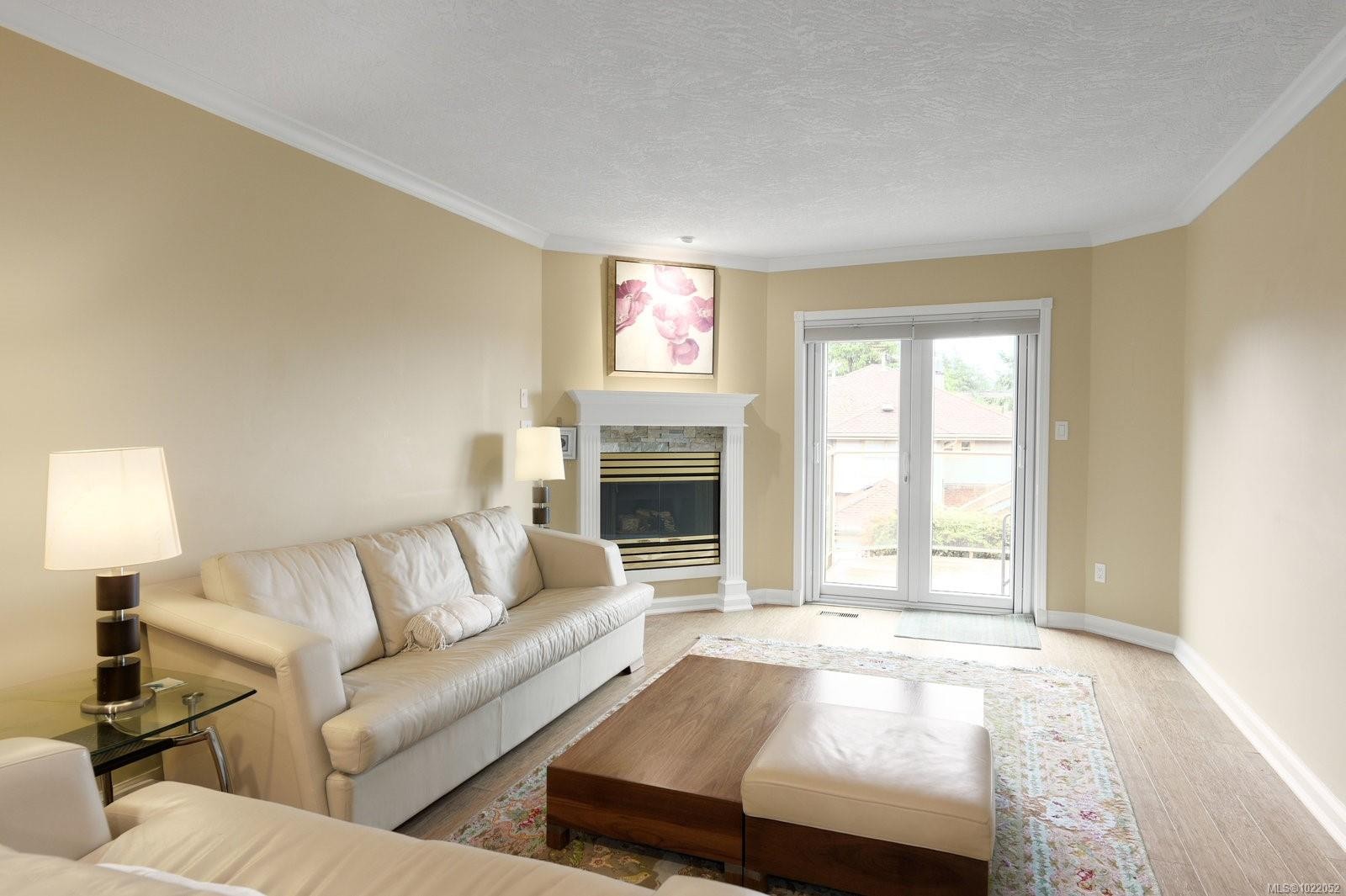 8-500 Marsett Pl, Saanich, BC