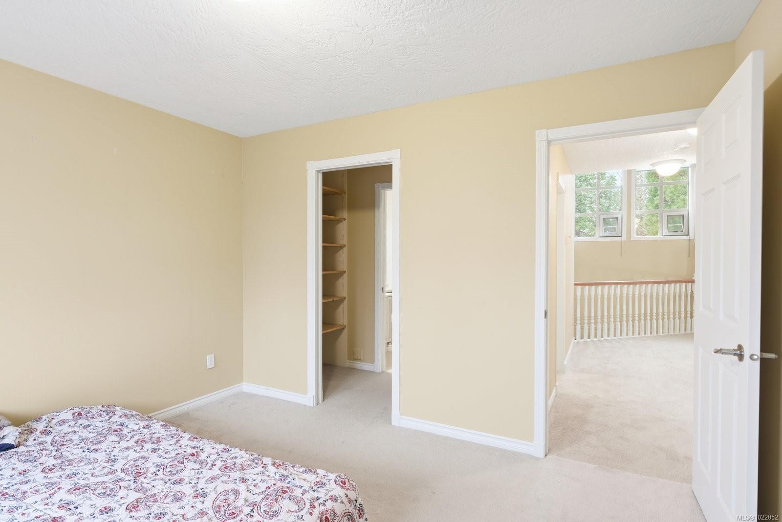 8-500 Marsett Pl, Saanich, BC