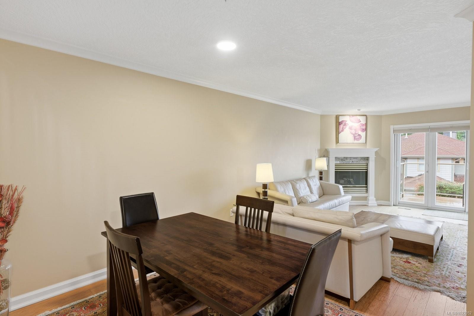 8-500 Marsett Pl, Saanich, BC