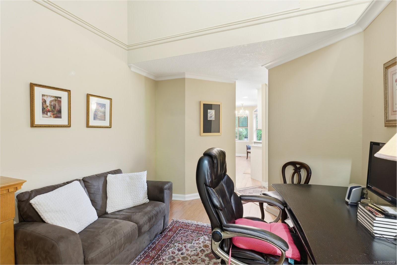 8-500 Marsett Pl, Saanich, BC