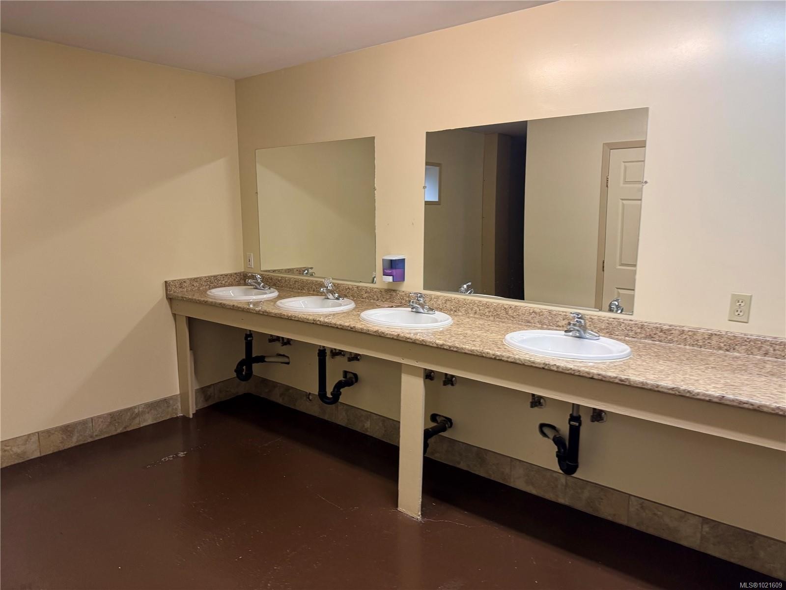 19-8631 South Shore Rd, Lake Cowichan, BC