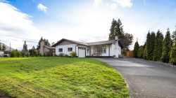 1912 Frances St Duncan, BC V9L 5A1