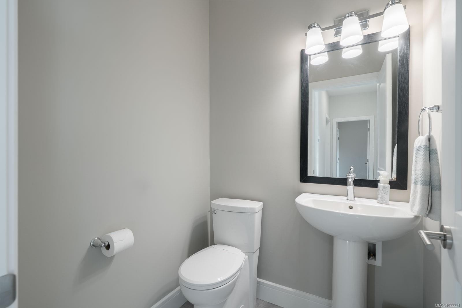 2013 Mountain Vista Dr, Nanaimo, BC