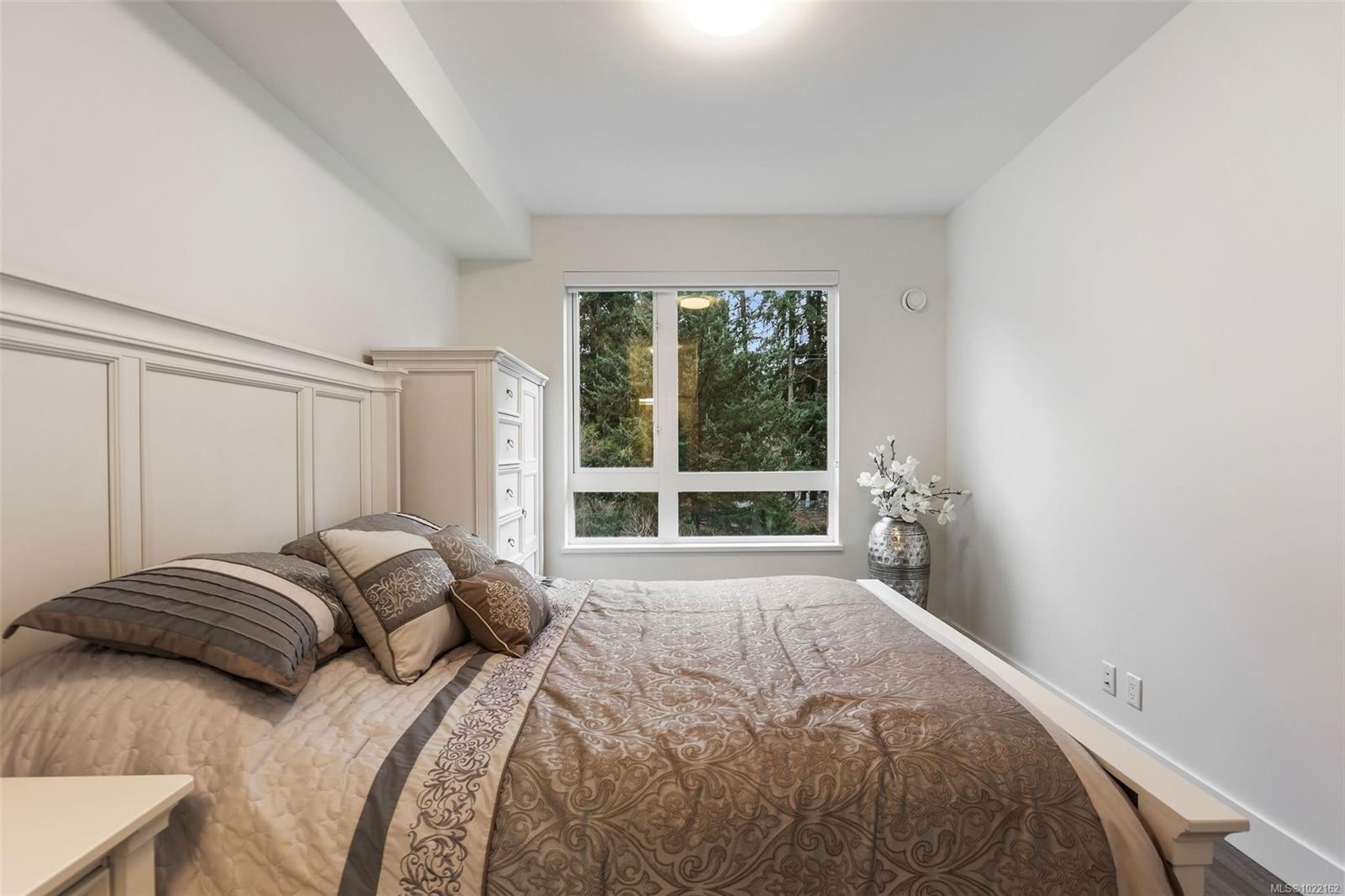 211-960 Reunion Ave, Langford, BC - Indoor Photo Showing Bedroom