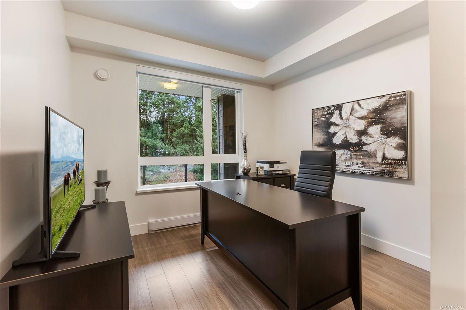 211-960 Reunion Ave, Langford, BC - Indoor Photo Showing Office