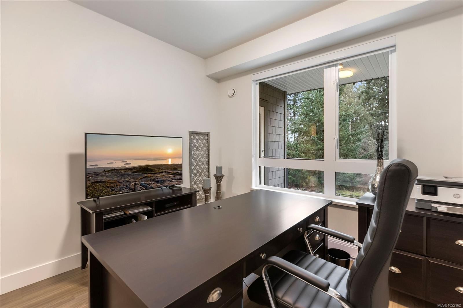 211-960 Reunion Ave, Langford, BC - Indoor Photo Showing Office