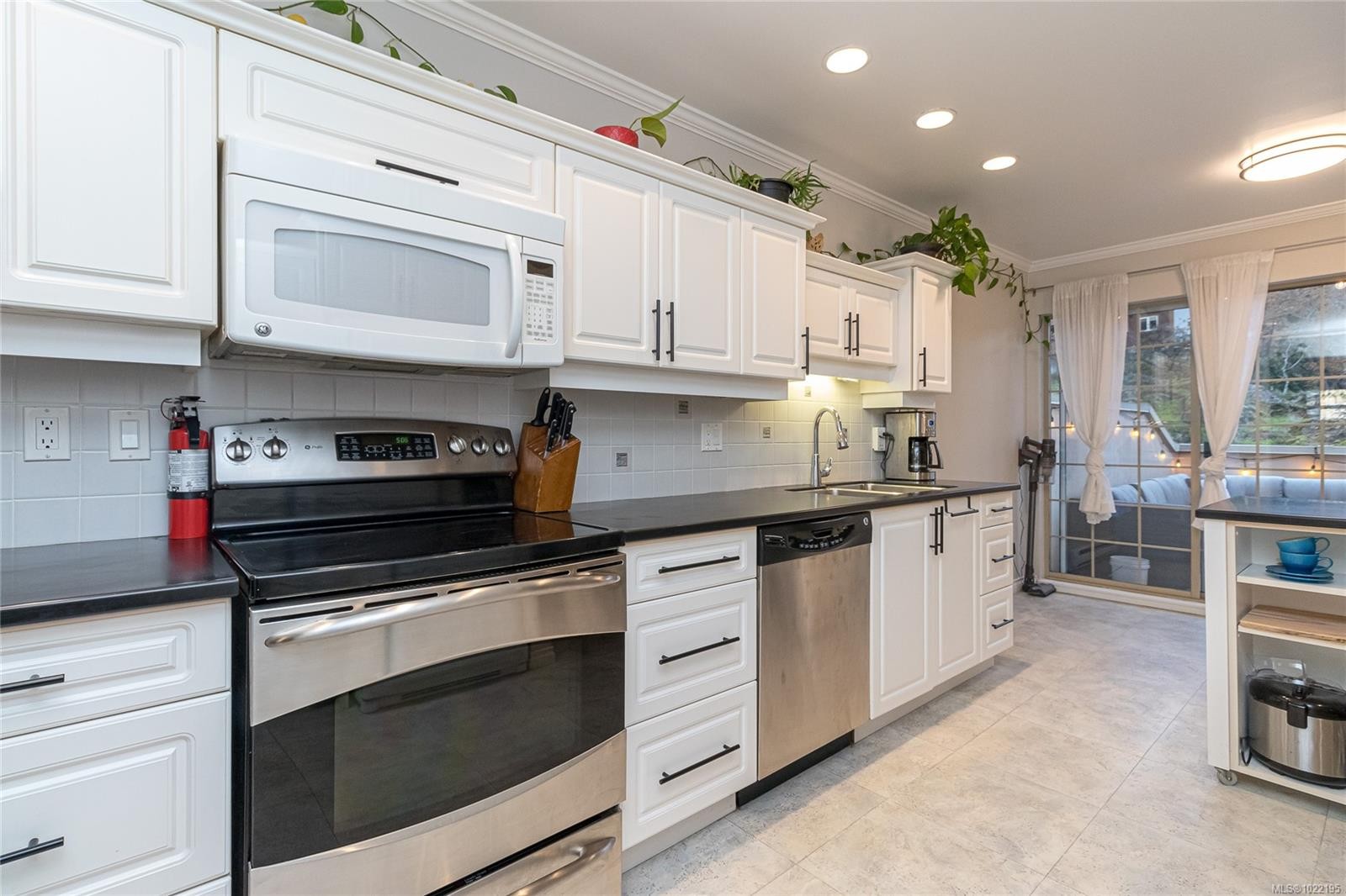 33-909 Admirals Rd, Esquimalt, BC