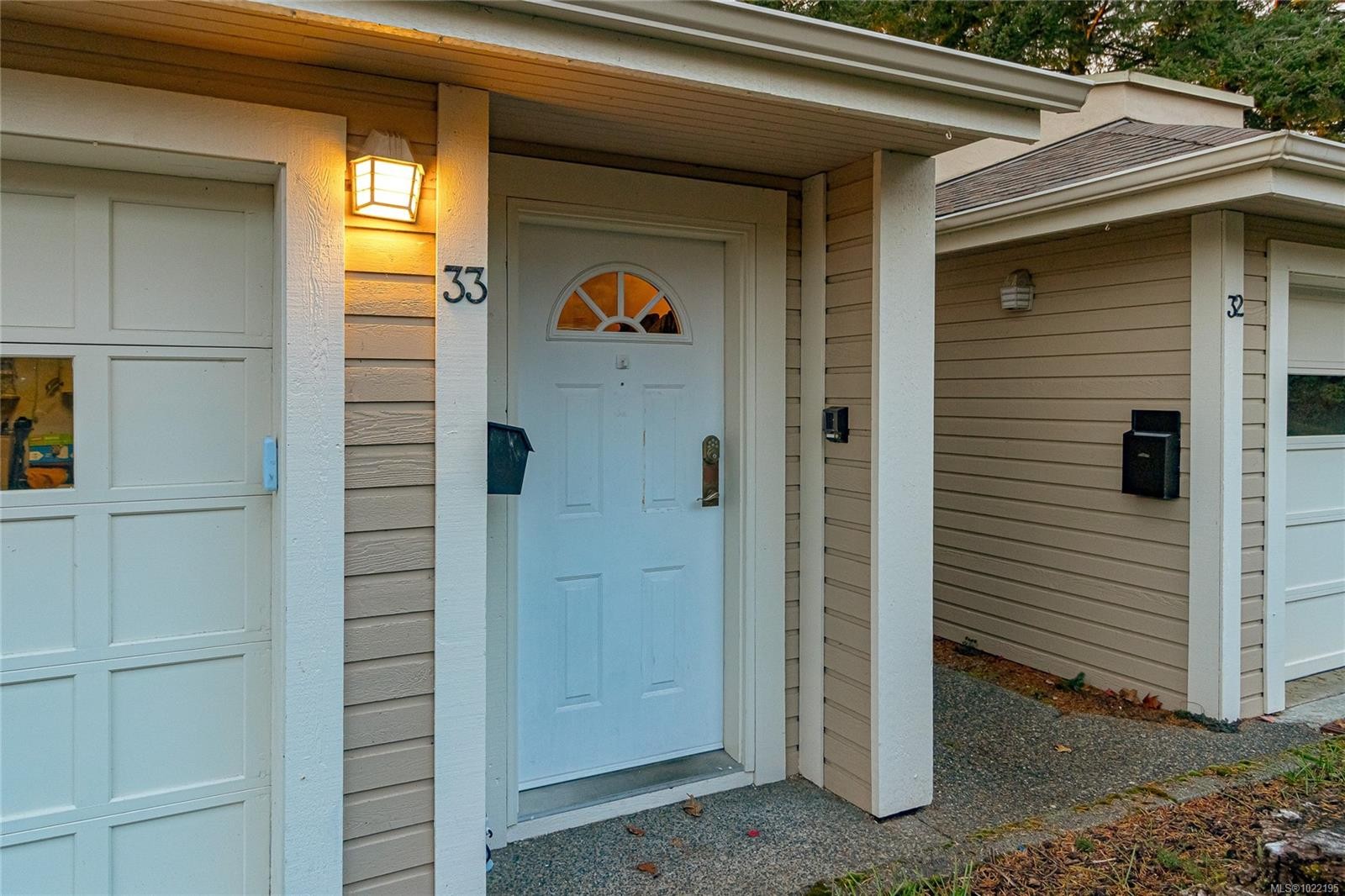 33-909 Admirals Rd, Esquimalt, BC