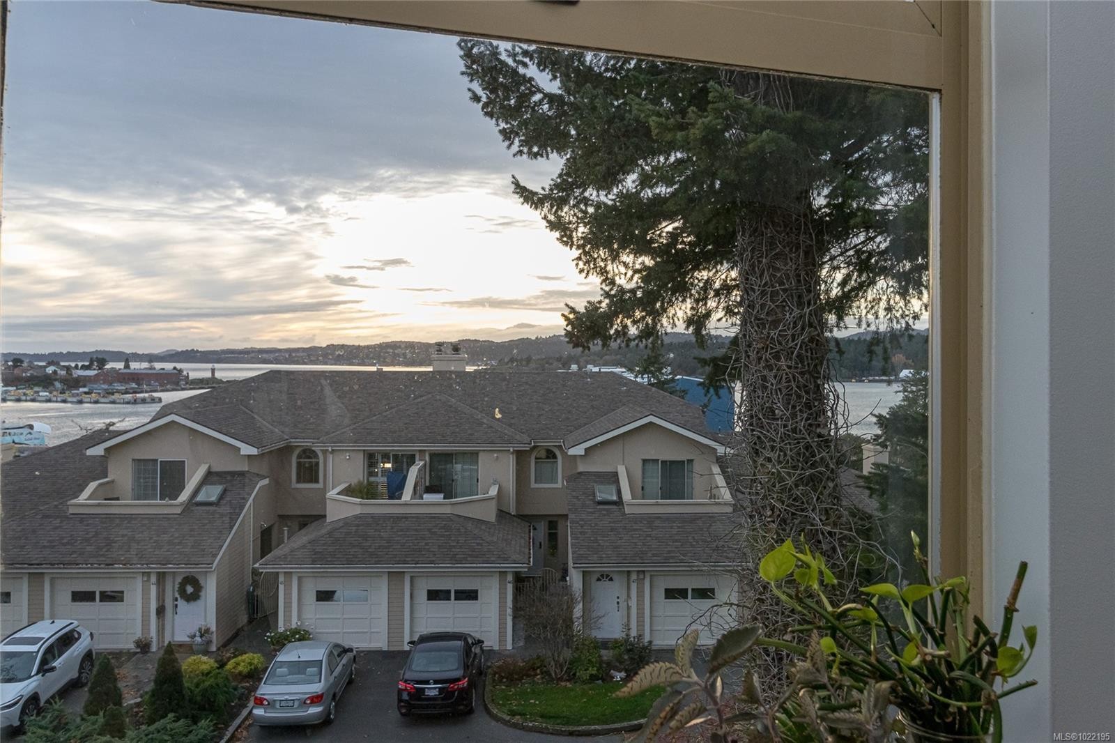 33-909 Admirals Rd, Esquimalt, BC