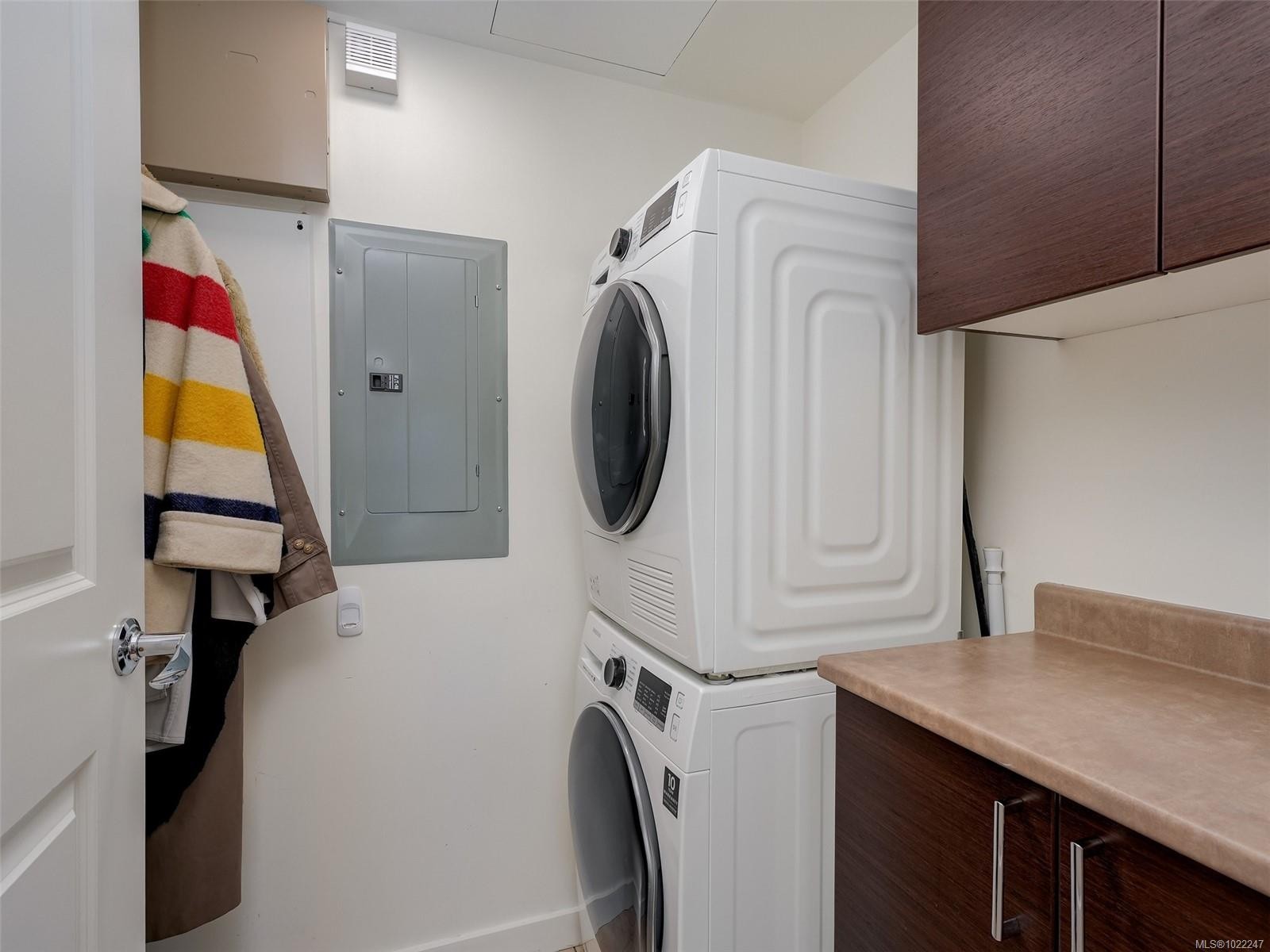 218-1400 Lynburne Pl, Langford, BC - Indoor Photo Showing Laundry Room