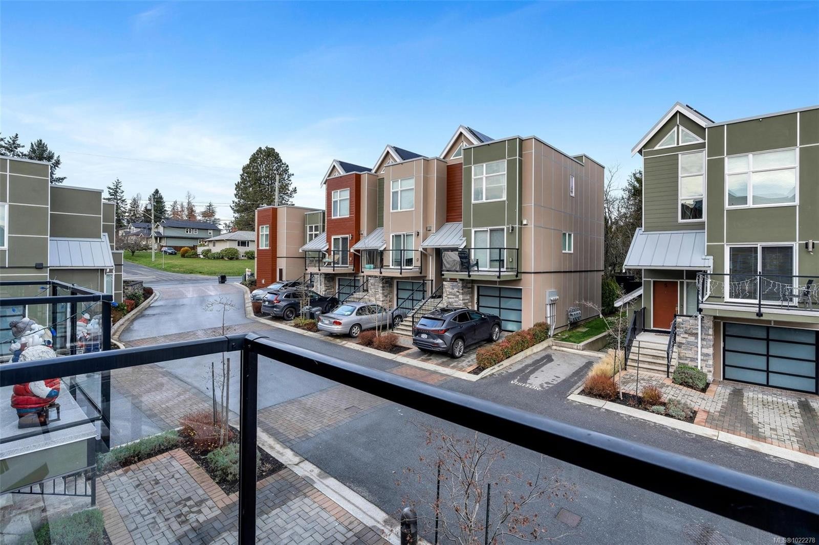 13-4355 Viewmont Ave, Saanich, BC