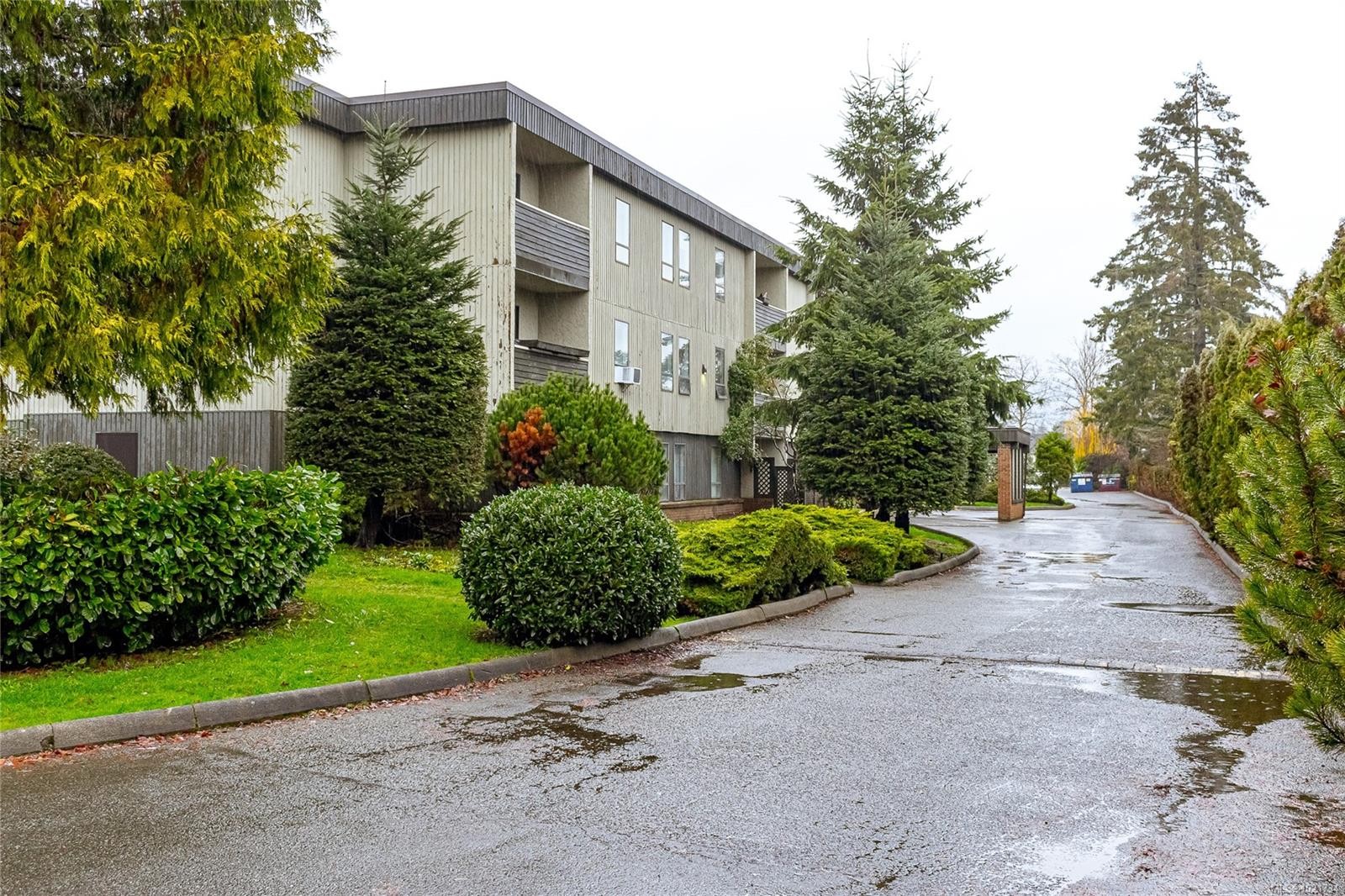 301-3251 Cowichan Lake Rd, Duncan, BC - Outdoor