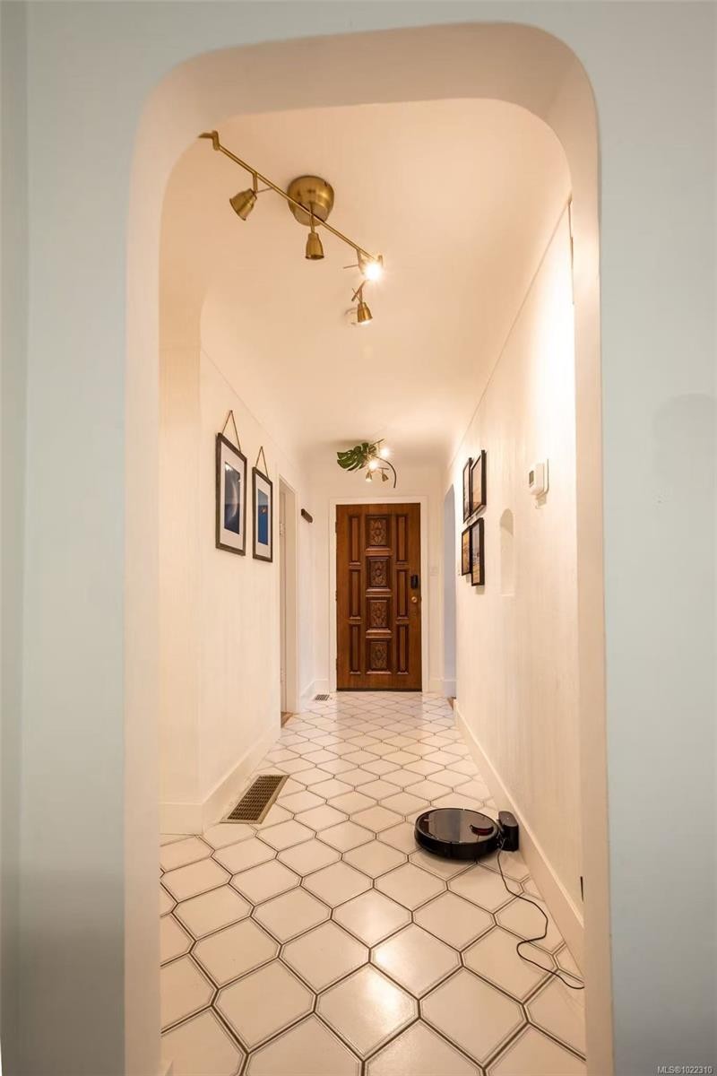 3956 Cedar Hill Cross Rd, Saanich, BC