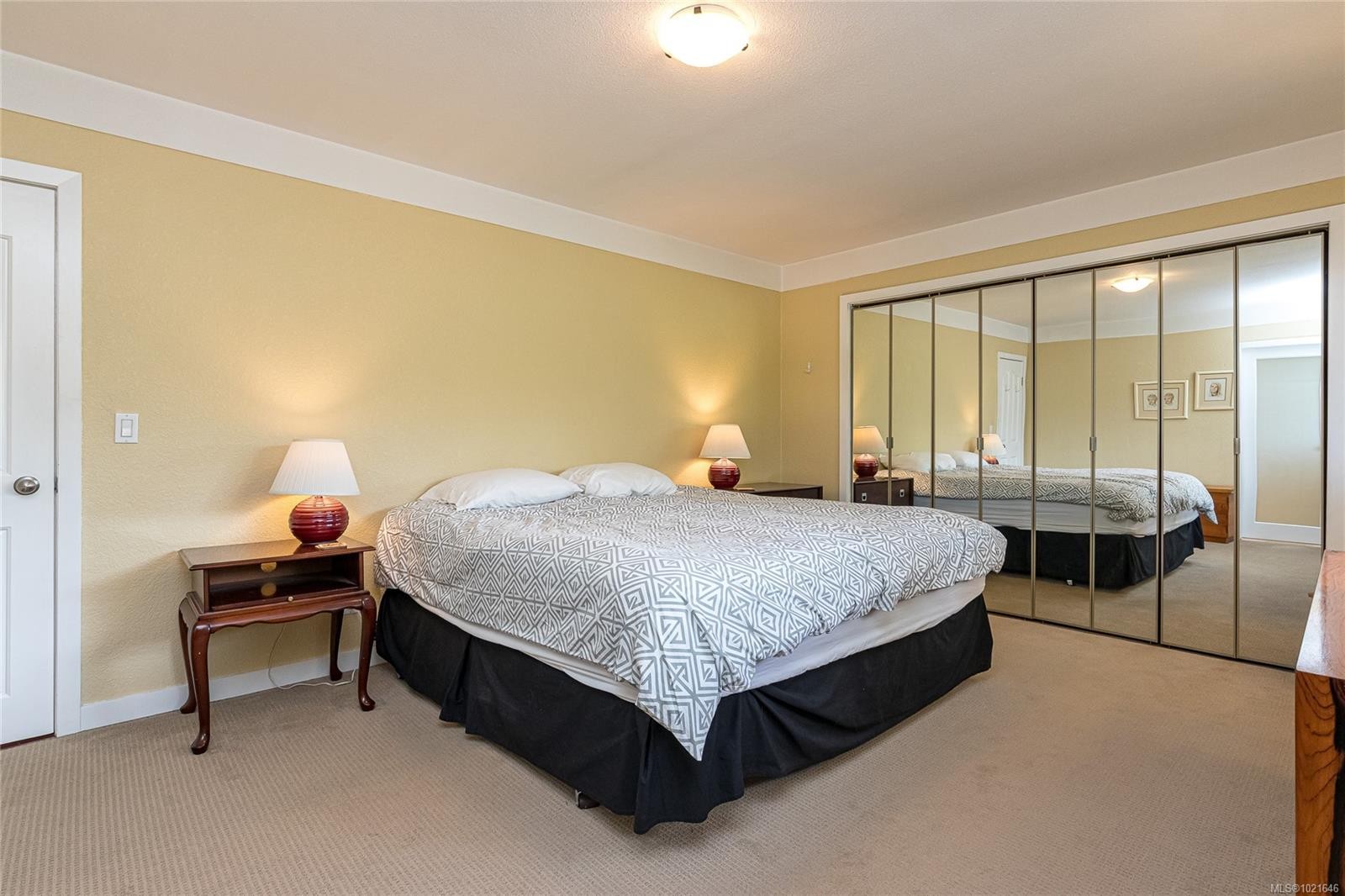 4725 Treetop Hts, Saanich, BC