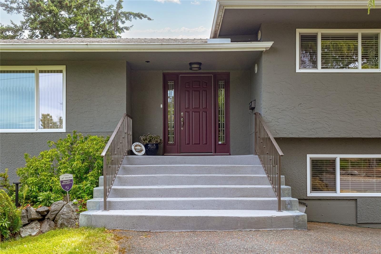 4725 Treetop Hts, Saanich, BC