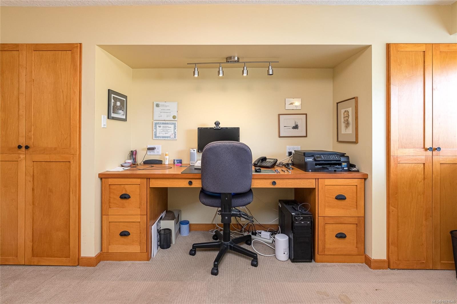 4725 Treetop Hts, Saanich, BC