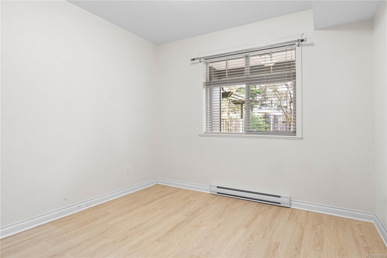 107-2111 Meredith Rd, Nanaimo, BC - Indoor Photo Showing Other Room