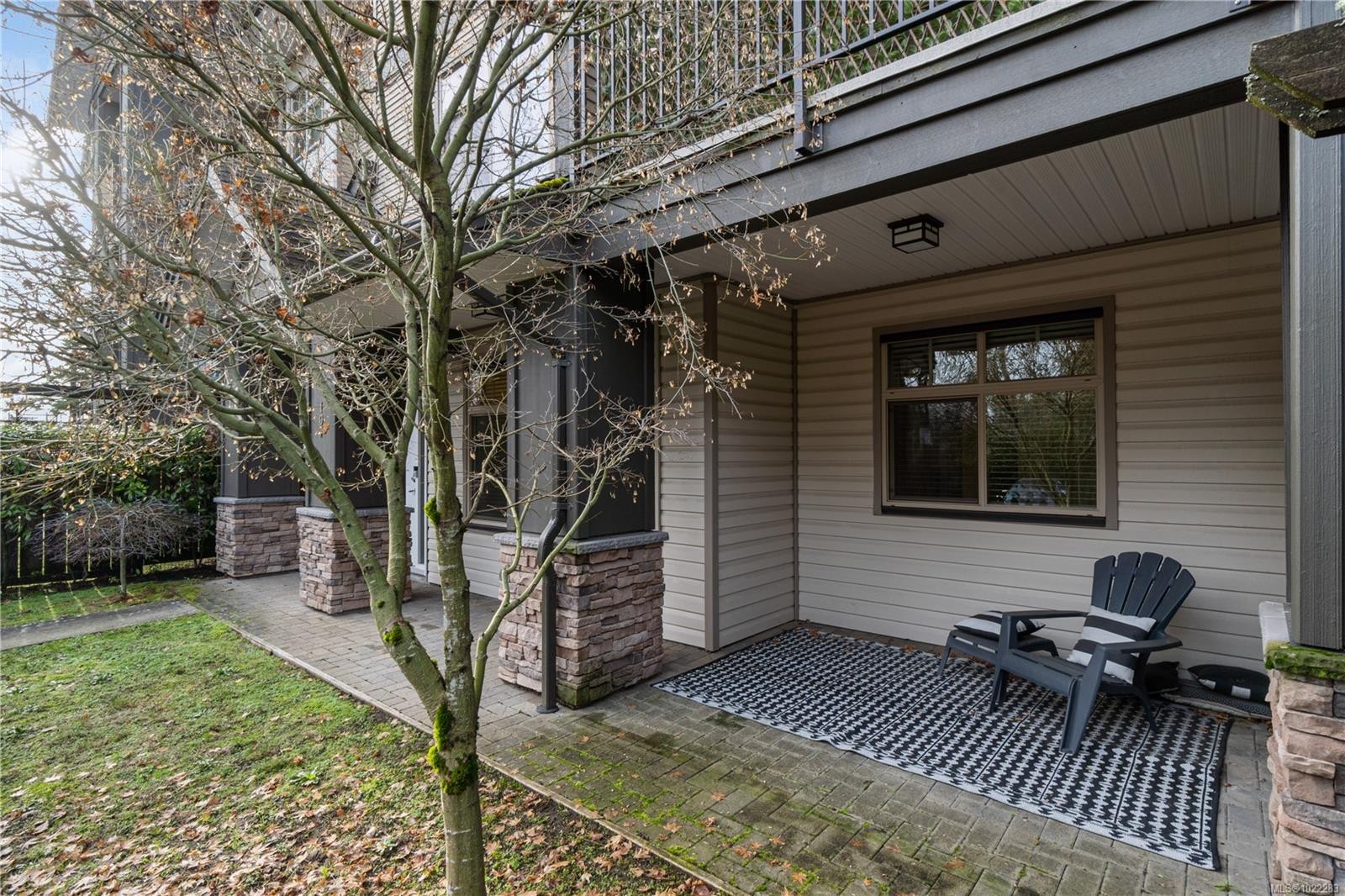 107-2111 Meredith Rd, Nanaimo, BC - Outdoor With Deck Patio Veranda