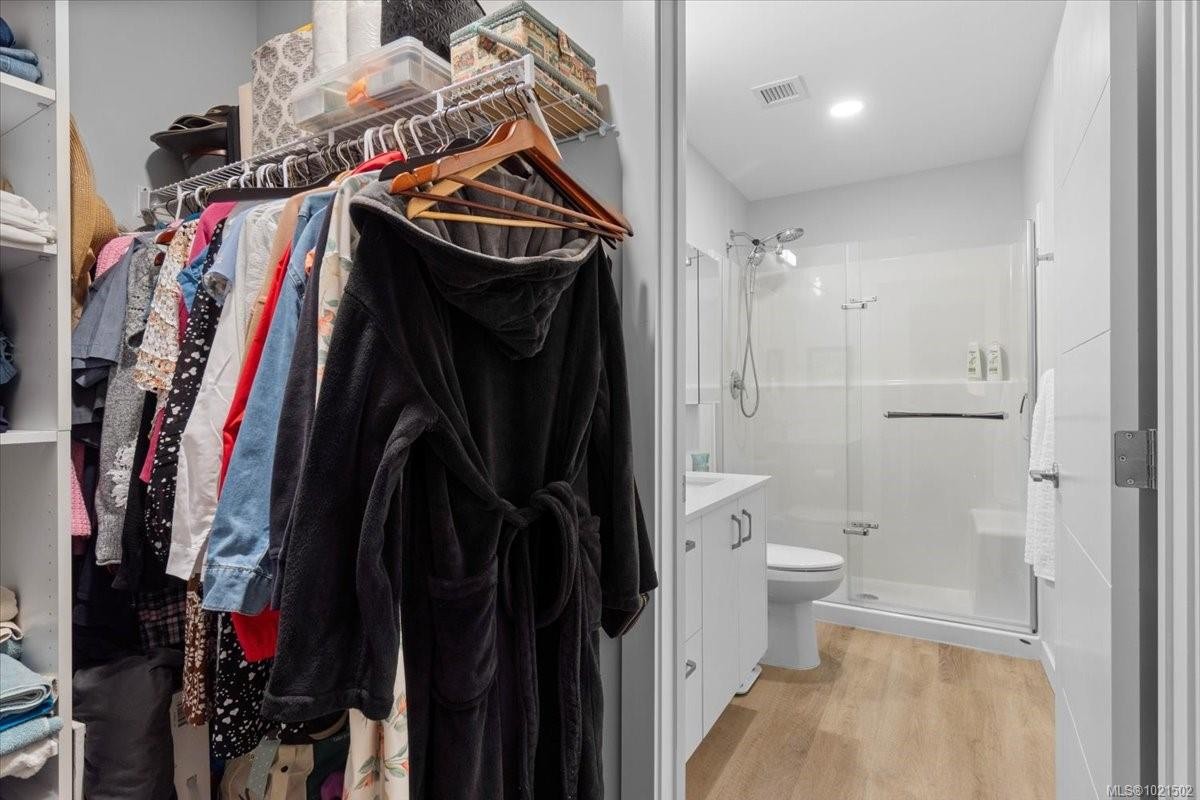 208N-164 Alberni Hwy, Parksville, BC - Indoor With Storage