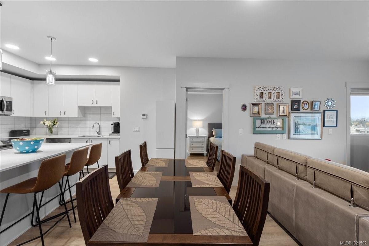 208N-164 Alberni Hwy, Parksville, BC - Indoor