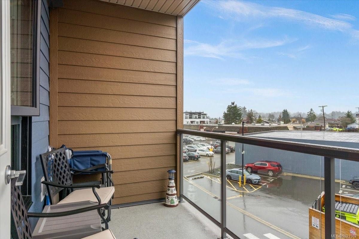 208N-164 Alberni Hwy, Parksville, BC - Outdoor With Balcony With Exterior