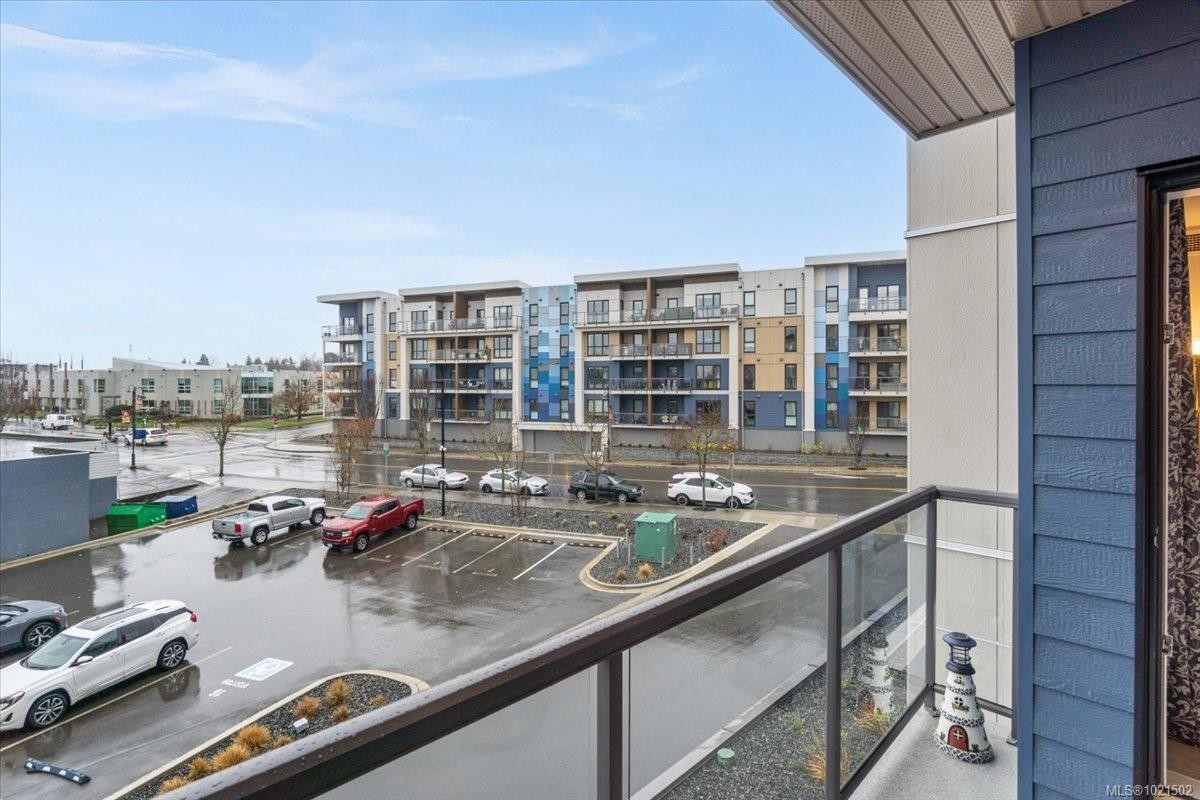 208N-164 Alberni Hwy, Parksville, BC - Outdoor With Balcony