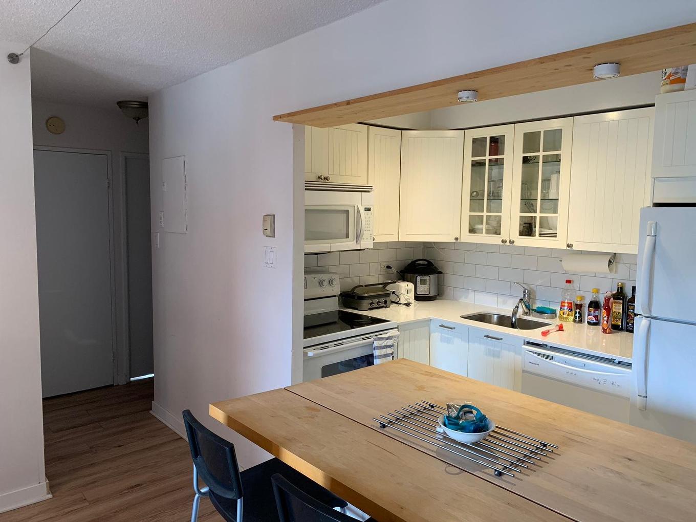 Kitchen - 211-3470 Rue Simpson, Montréal (Ville-Marie), QC - Indoor Photo Showing Kitchen