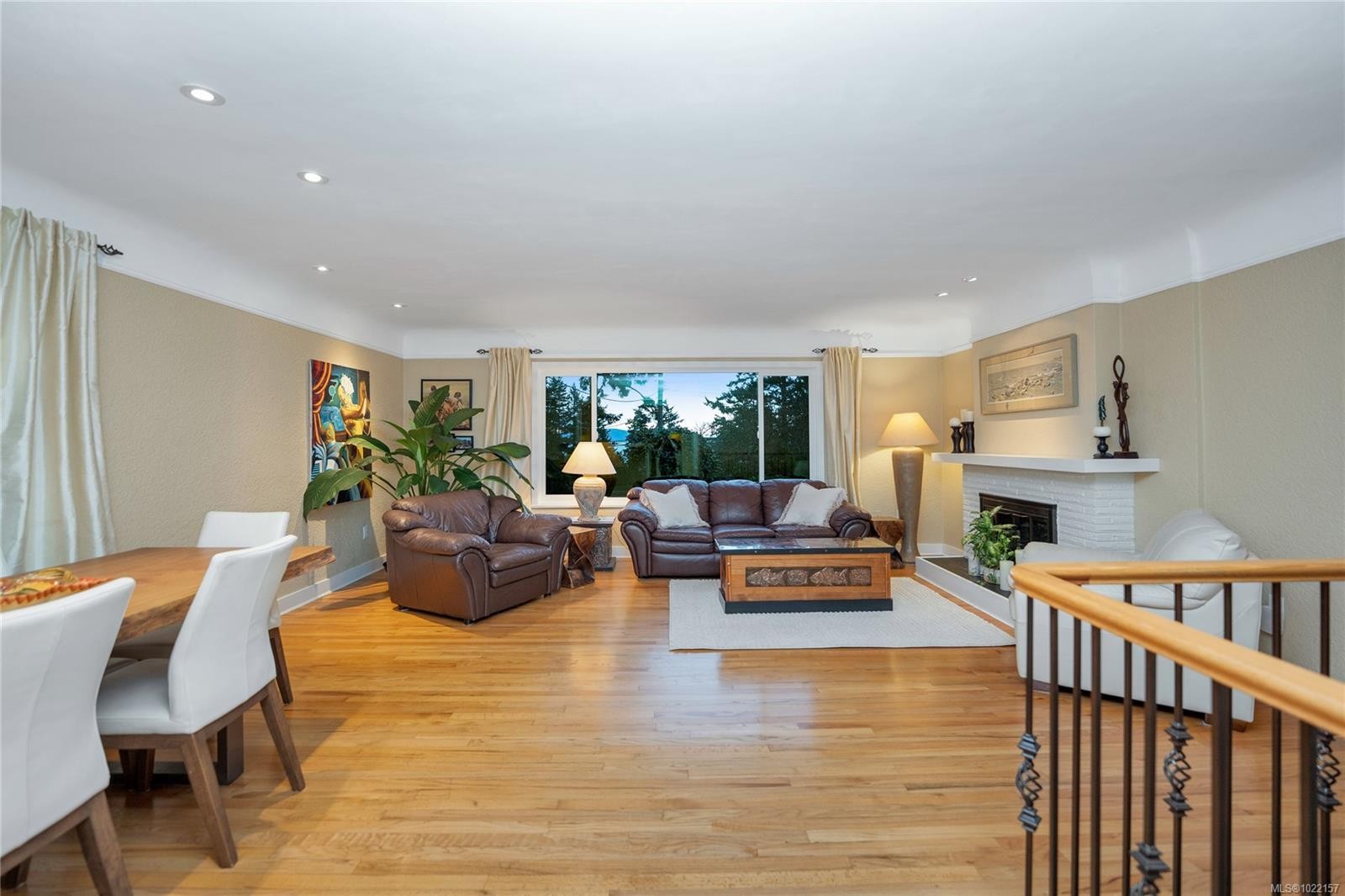 2229 Arbutus Rd, Saanich, BC