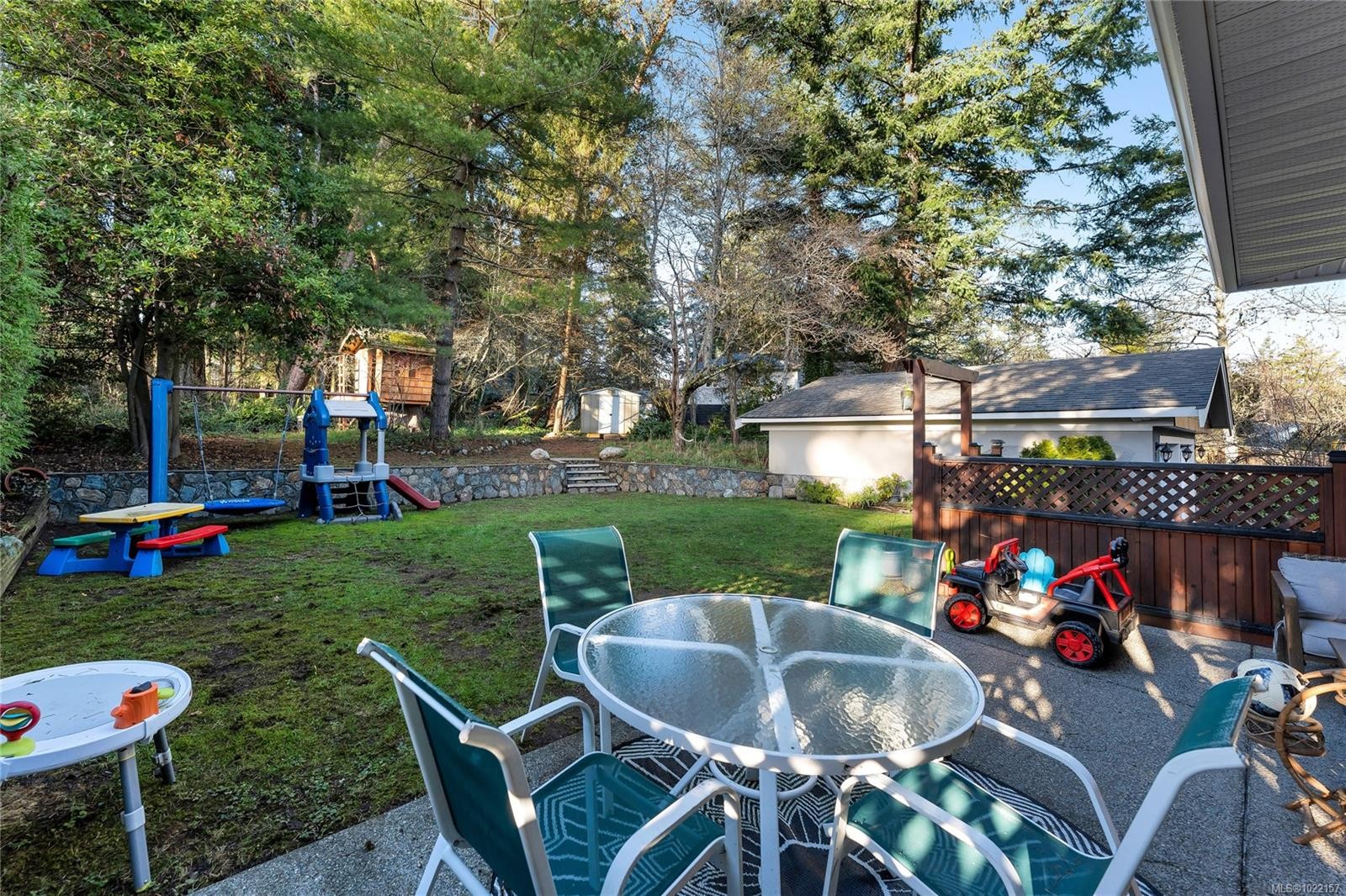 2229 Arbutus Rd, Saanich, BC