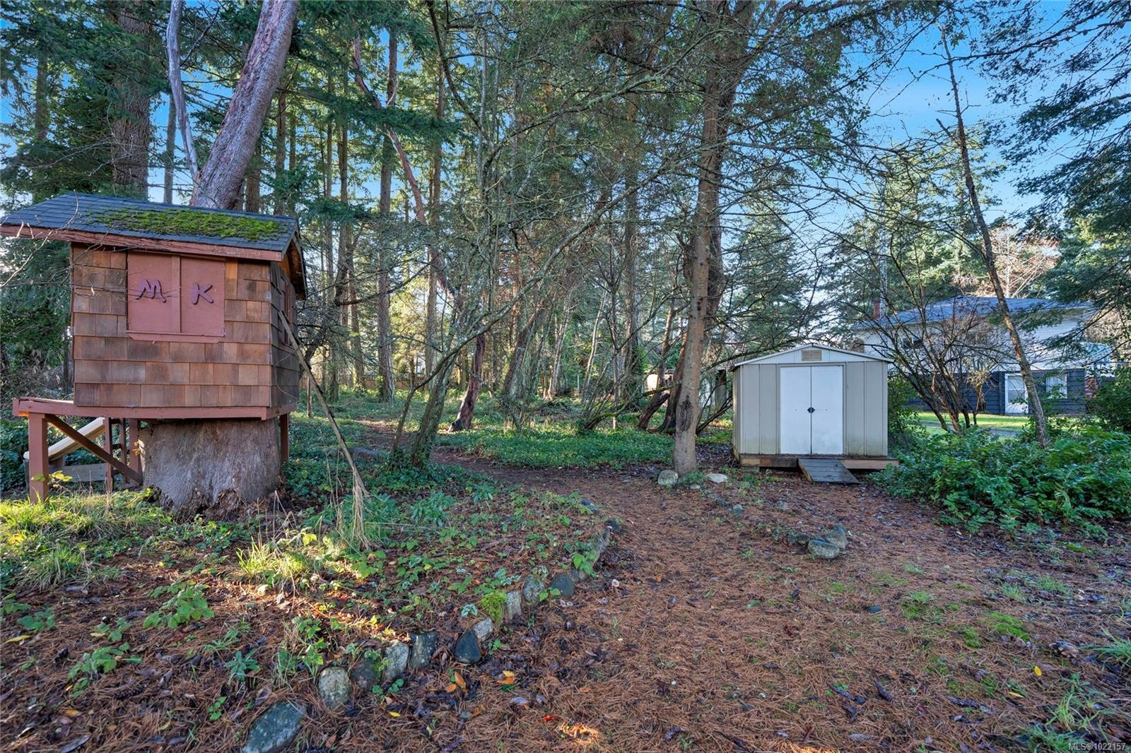 2229 Arbutus Rd, Saanich, BC