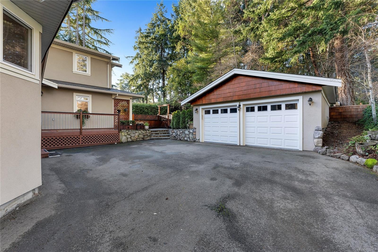 2229 Arbutus Rd, Saanich, BC