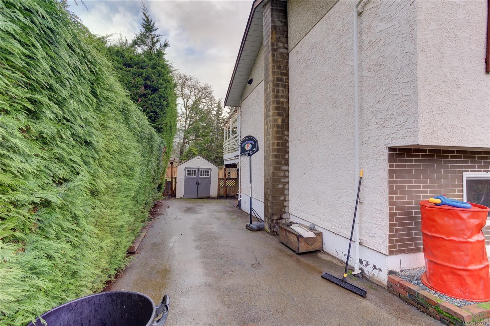 5795 Valleyview Rd, Duncan, BC