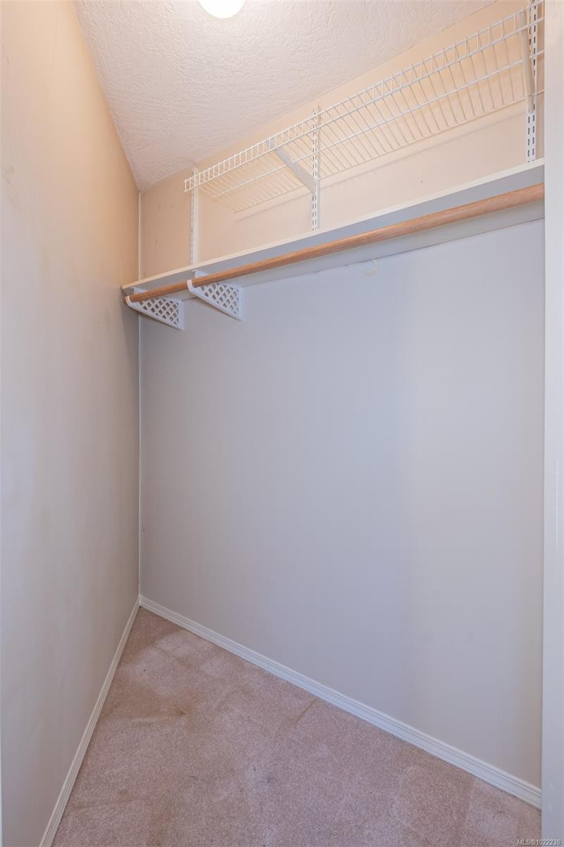 201-1055 Hillside Ave, Victoria, BC - Indoor With Storage