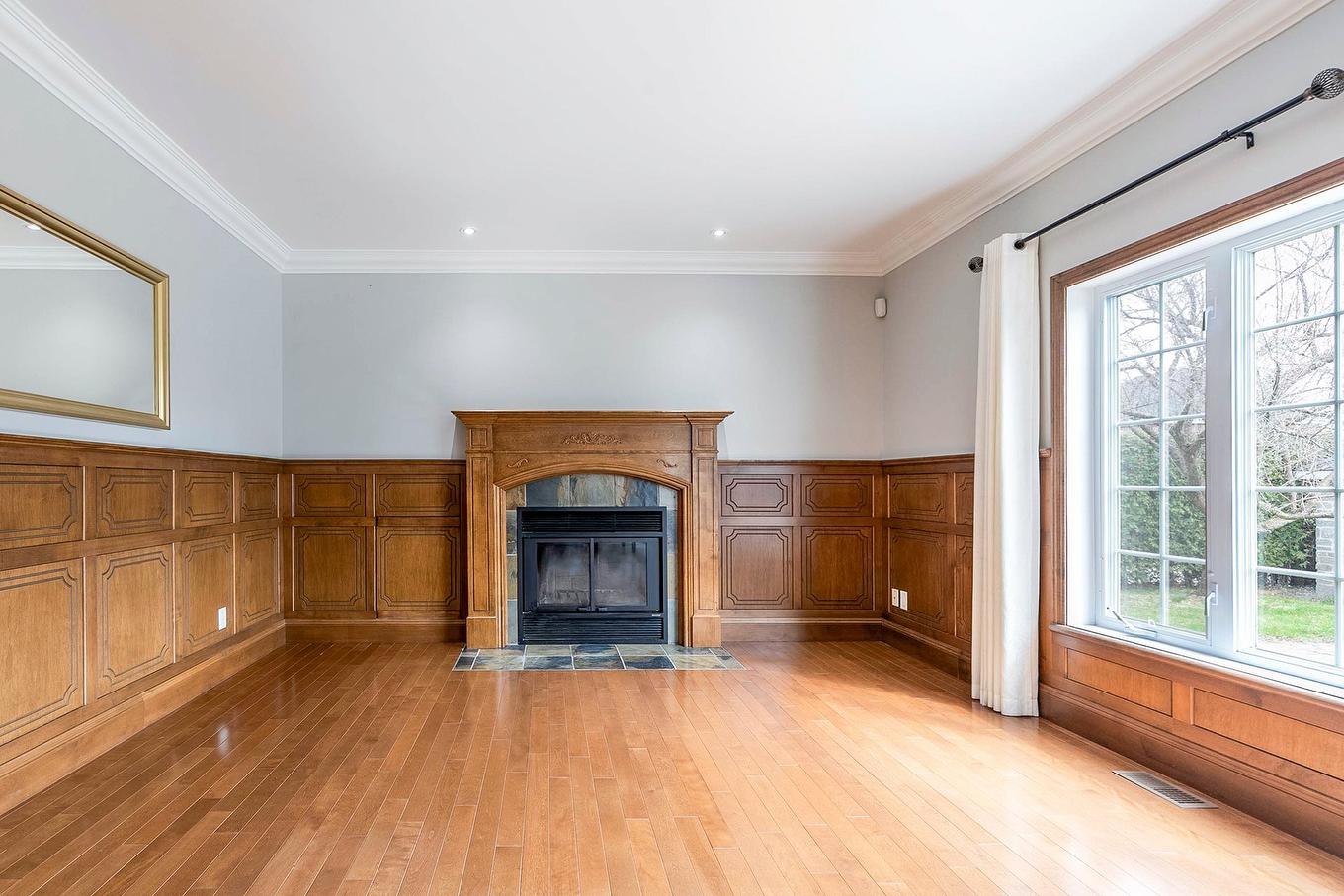 Salon - 8 Rue De Josselin, Blainville, QC - Indoor With Fireplace