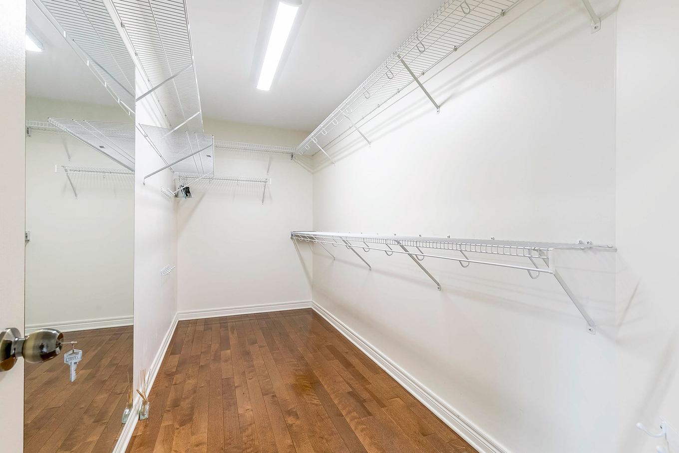 Penderie (Walk-in) - 8 Rue De Josselin, Blainville, QC - Indoor With Storage