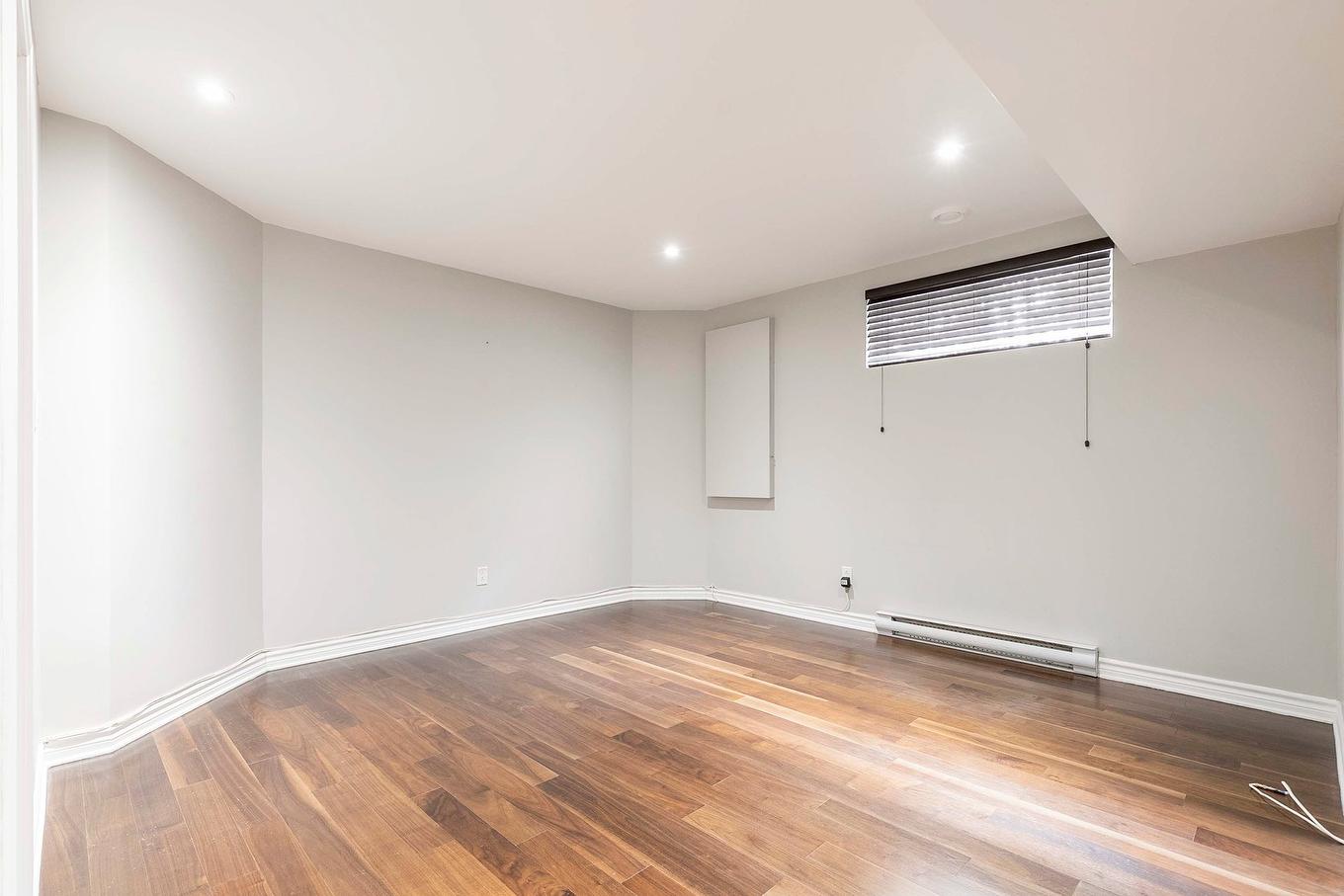 Salle familiale - 8 Rue De Josselin, Blainville, QC - Indoor