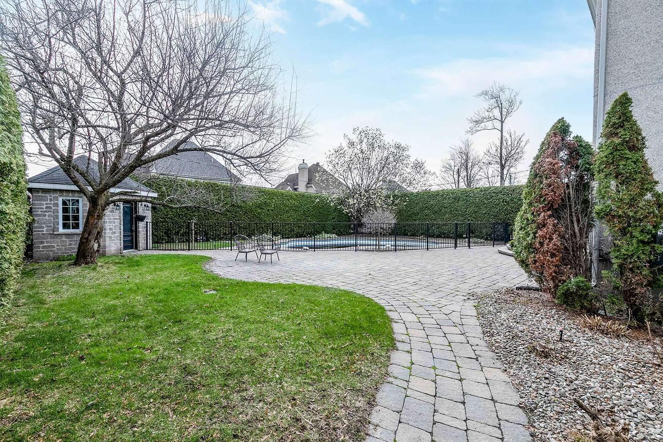 Cour - 8 Rue De Josselin, Blainville, QC - Outdoor