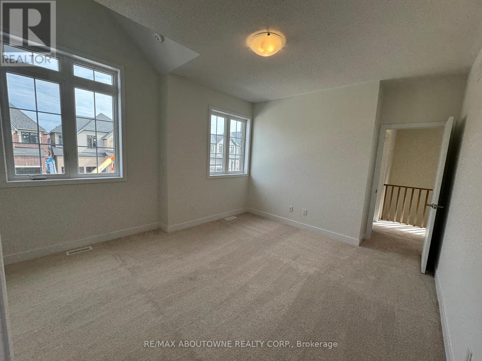 1043 Thompson Drive, Oshawa, ON - Indoor Photo Showing Other Room