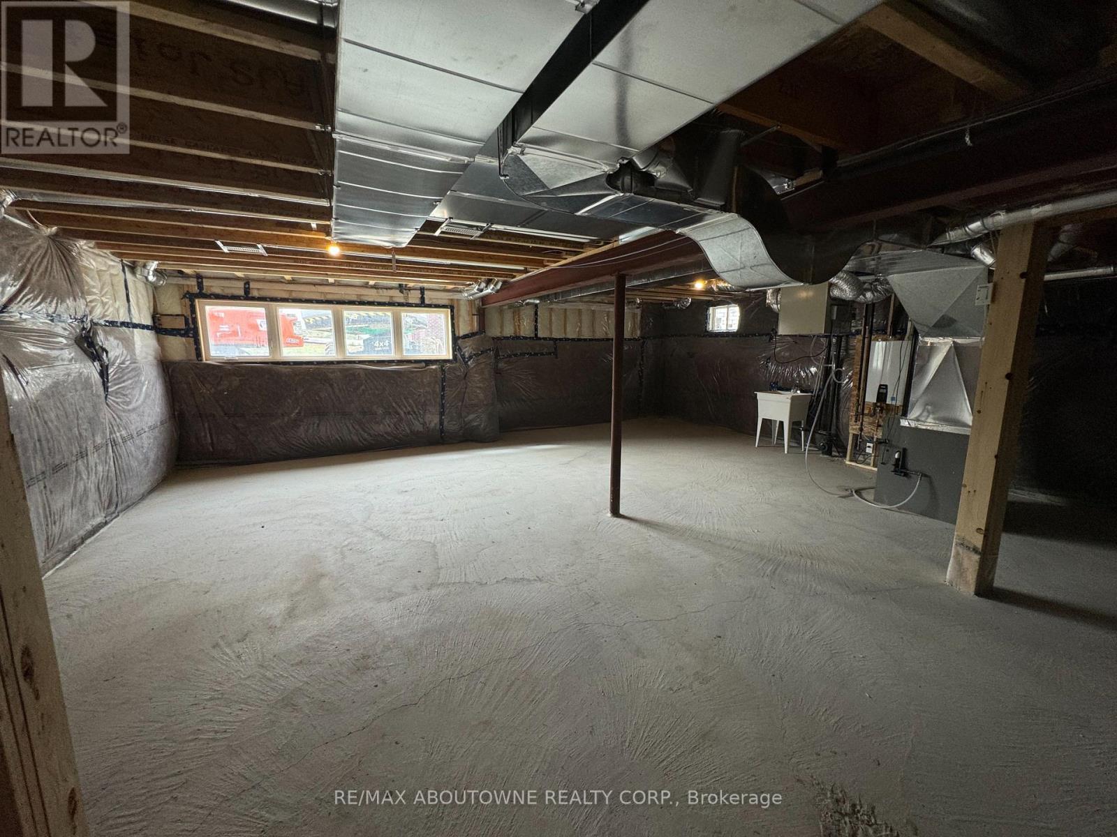 1043 Thompson Drive, Oshawa, ON - Indoor Photo Showing Basement