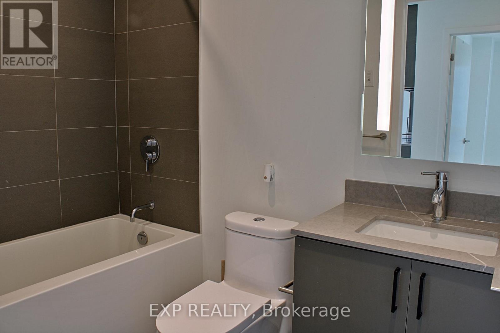 1710 - 135 East Liberty Street, Toronto, ON - Indoor Photo Showing Bathroom