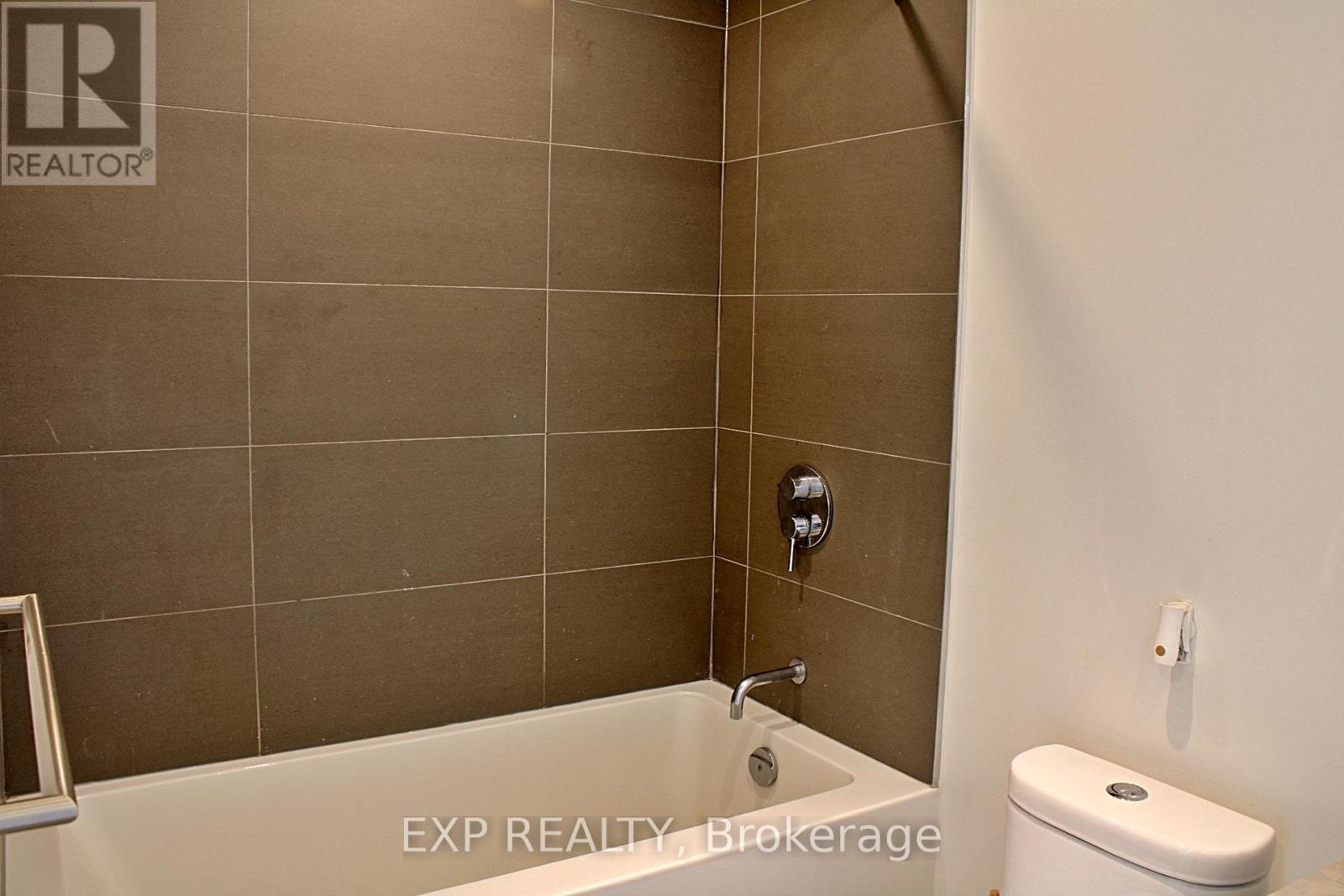 1710 - 135 East Liberty Street, Toronto, ON - Indoor Photo Showing Bathroom
