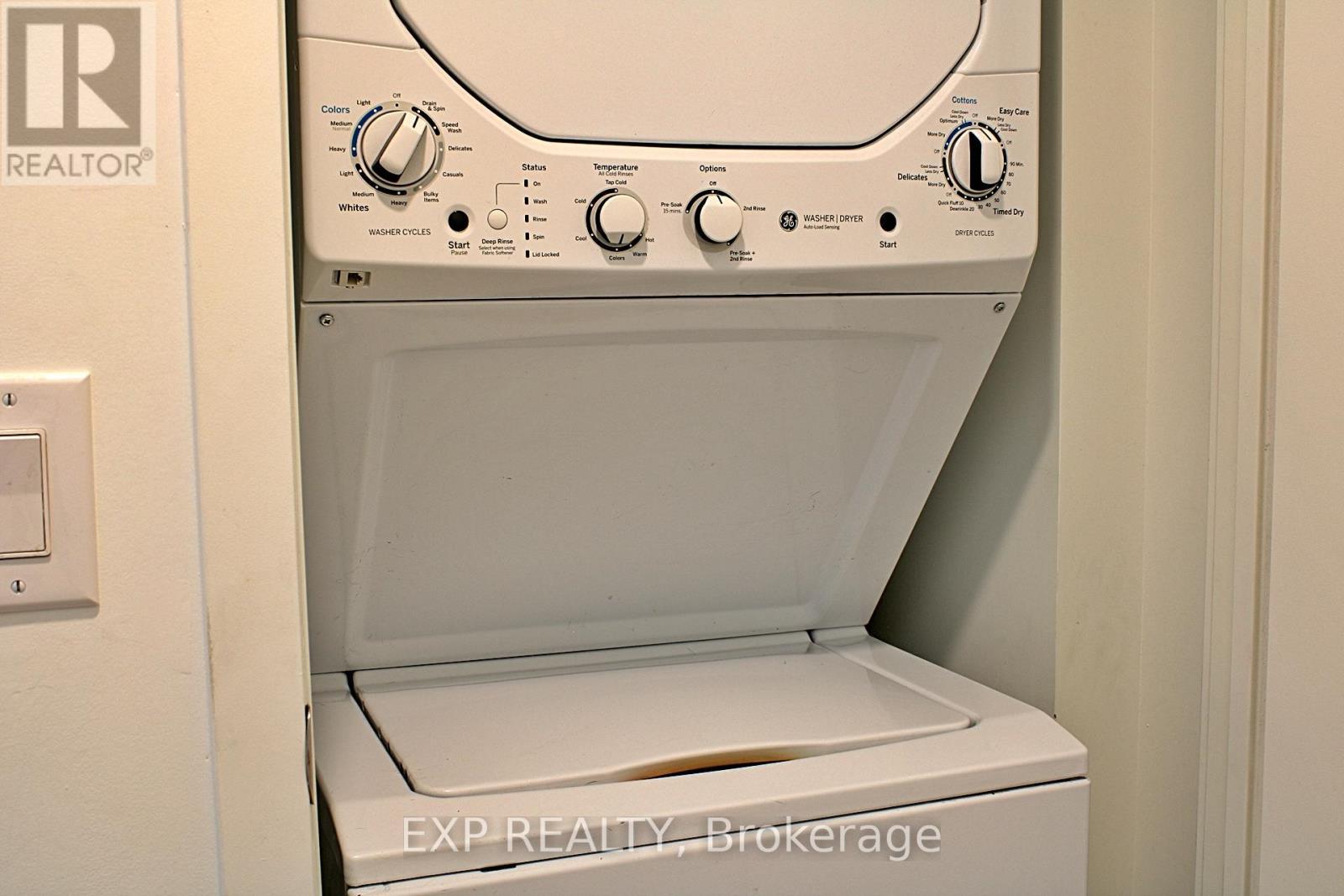 1710 - 135 East Liberty Street, Toronto, ON - Indoor Photo Showing Laundry Room